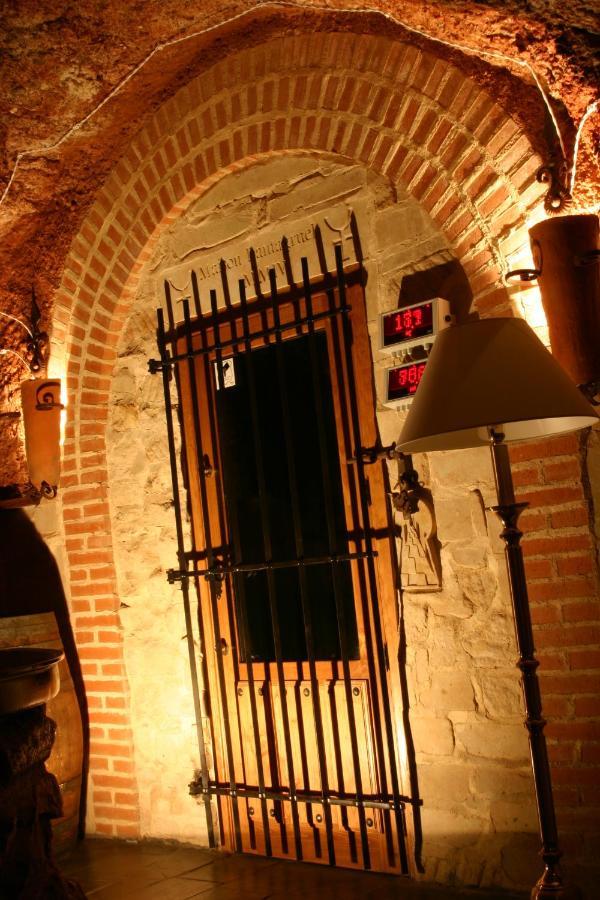 Vinarius, Posada Rural Castellanos de Villiquera Buitenkant foto